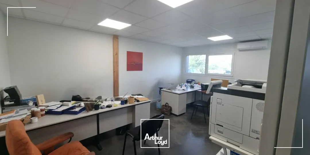 À louer  Poitiers Sud - Local d'activité de 145 m² dans une zone économique dynamique avec excellente accessibilité