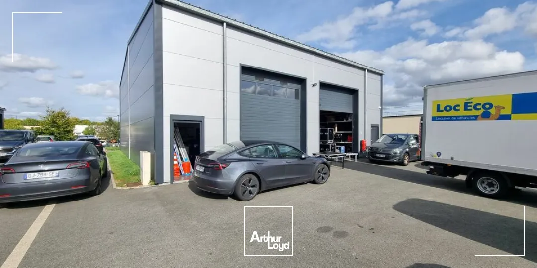 À louer  Poitiers Sud - Local d'activité de 145 m² dans une zone économique dynamique avec excellente accessibilité