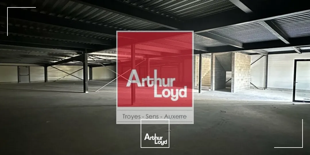 Bureaux avec espace de stockage - Savipol