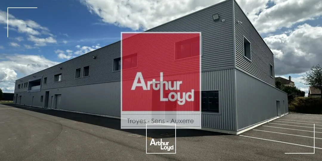 Bureaux avec espace de stockage - Savipol