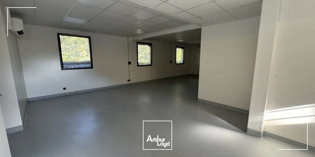 TOURS SUD SAINT-AVERTIN ECHANGEUR A10 - BUREAUX A LOUER 116 M² - GARAGE ET PARKING
