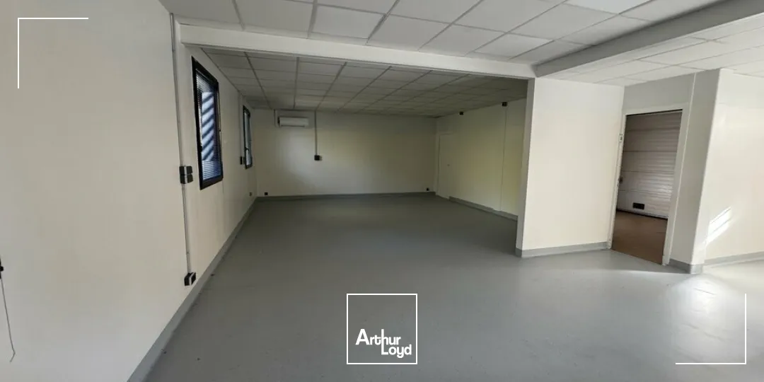 TOURS SUD SAINT-AVERTIN ECHANGEUR A10 - BUREAUX A LOUER 116 M² - GARAGE ET PARKING
