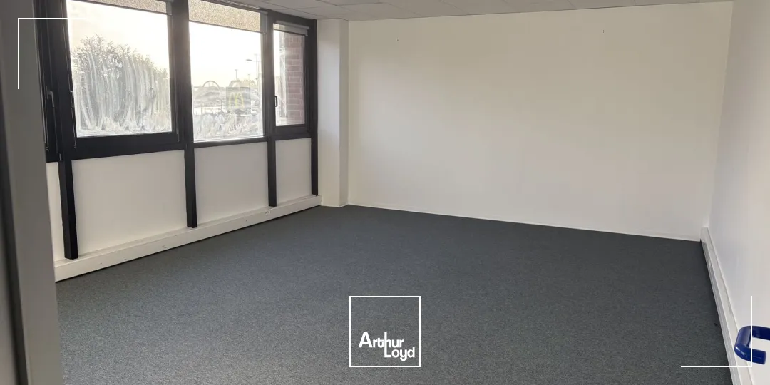 Bureaux à louer à Villeneuve d'Ascq - Secteur Heron Parc/ Auchan V2. Bureaux au loyer attractif avec de nombreux parkings à disposition sur le site ! 