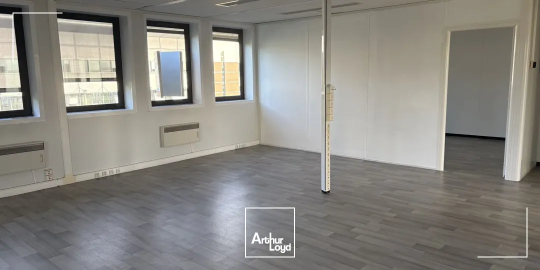 Bureaux à louer à Villeneuve d'Ascq - Secteur Heron Parc/ Auchan V2. Bureaux au loyer attractif avec de nombreux parkings à disposition sur le site ! 