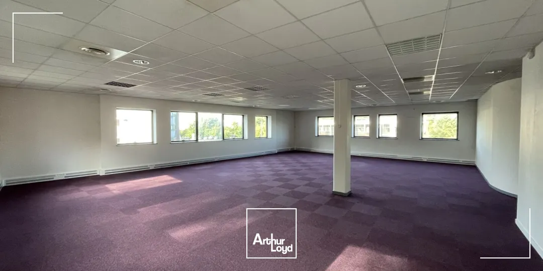 Secteur GRANDS BOULEVARDS, à quelques minutes de Lille.Nous vous proposons dans un Parc tertiaire sécurisé à proximité du Tramway, des axes routiers et du Carrefour Wasquehal, plusie...