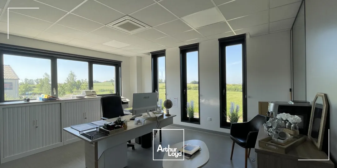 EN VENTE - ENSEMBLE IMMOBILIER D'EXCEPTION À USAGE MIXTE EN SORTIE D'AUTOROUTE - STEENVOORDE