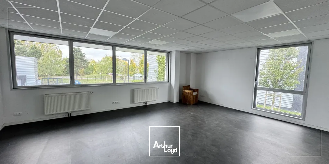 À louer / à vendre - Cellule mixte entrepôt / bureaux - 553 m² - Zone de la Pilaterie - au sein d'un Parc récent et sécurisé 