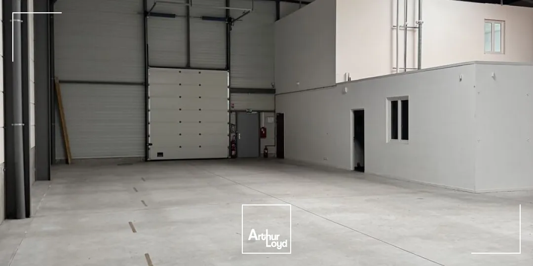 À louer / à vendre - Cellule mixte entrepôt / bureaux - 553 m² - Zone de la Pilaterie - au sein d'un Parc récent et sécurisé 