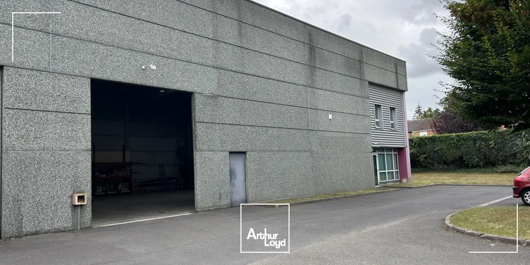 Entrepôt + bureaux à louer, Pilaterie. 