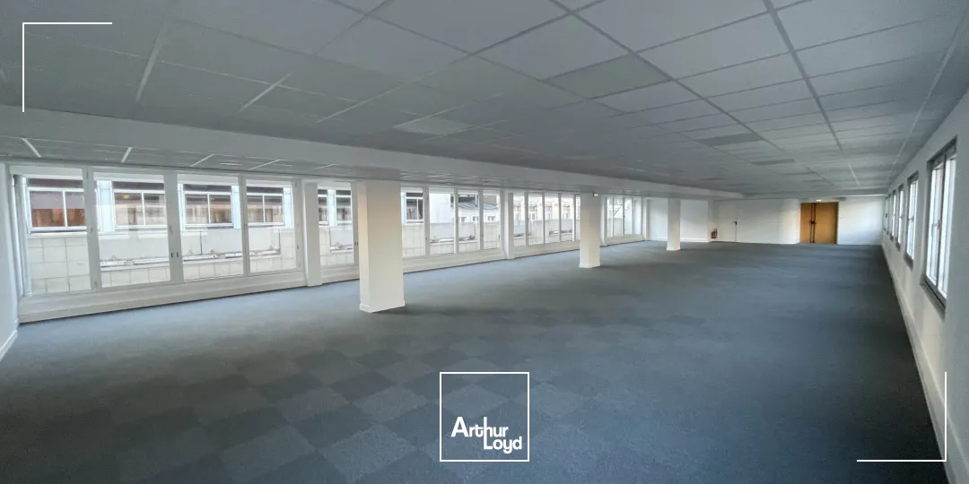 Bureaux rénovés avec terrasse à vendre dans le centre de Lille - Immeuble Caryatides 