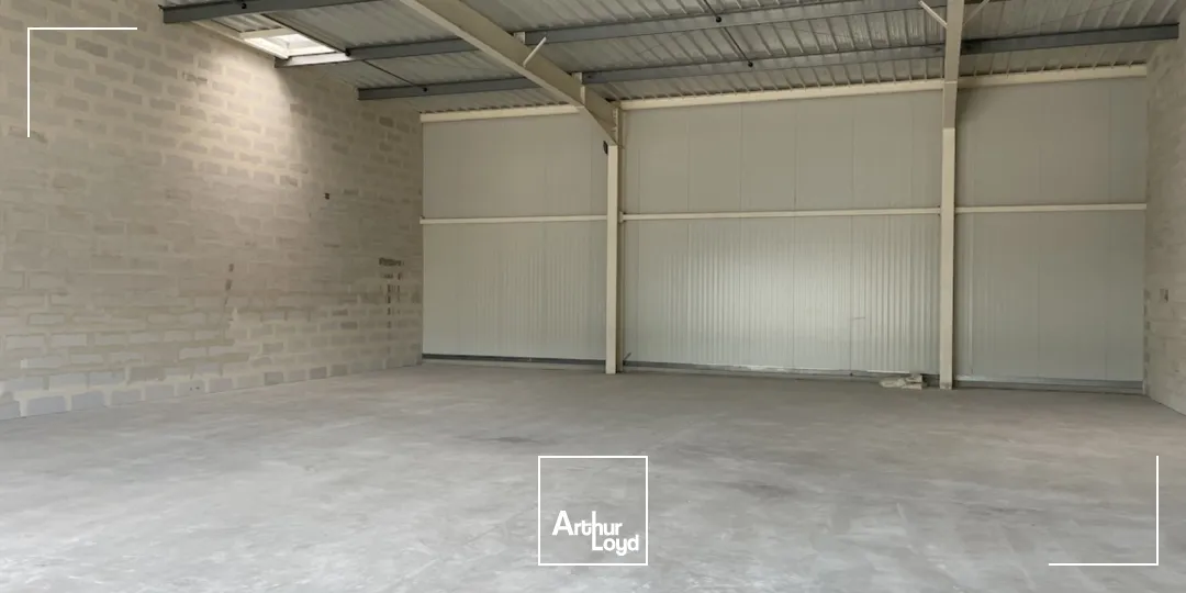 À LOUER - ENTREPÔT / BUREAUX NEUFS - BOULOGNE SUR MER