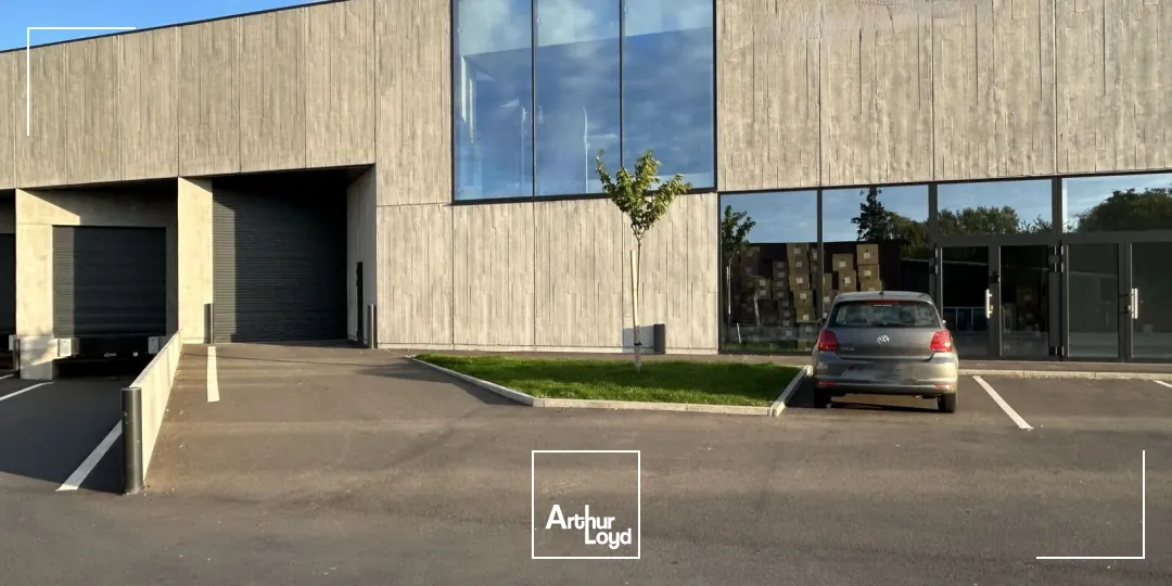 Entrepôt à louer - Neuville en Ferrain - Accès immédiat Autoroute A22