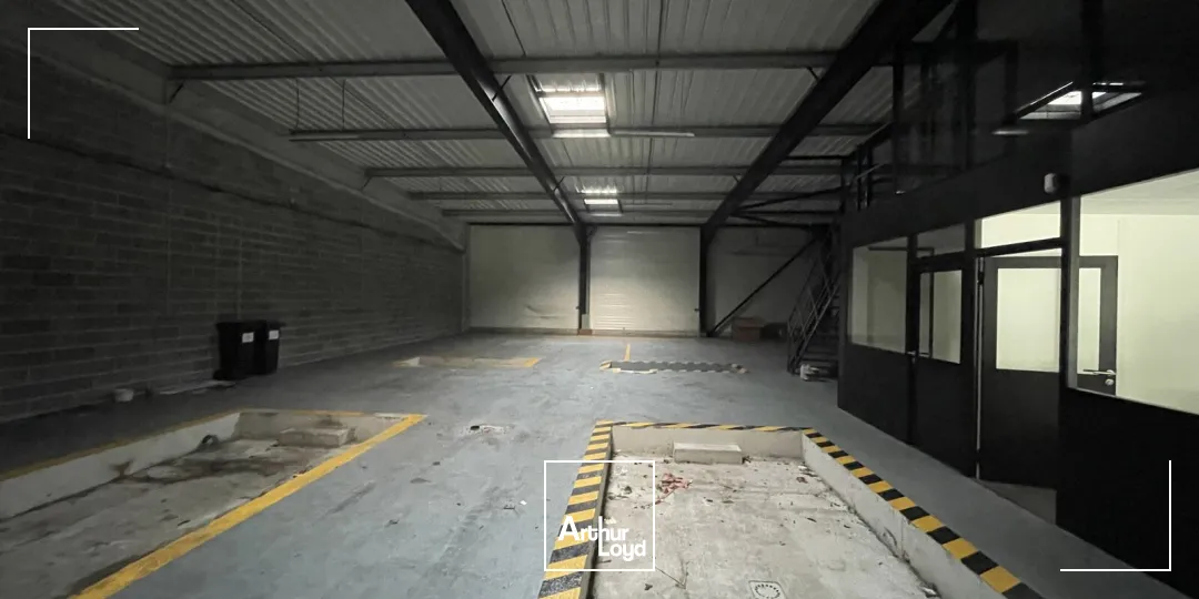 Local commercial 400 m² à louer - Visibilité optimale en entrée de villede zone INTERMARCHE