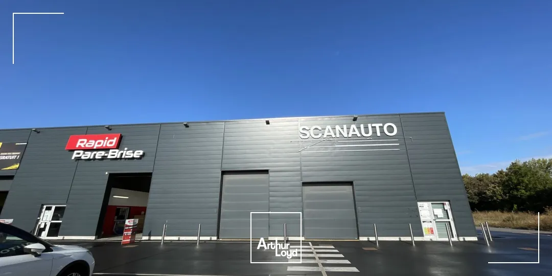 Local commercial 400 m² à louer - Visibilité optimale en entrée de villede zone INTERMARCHE