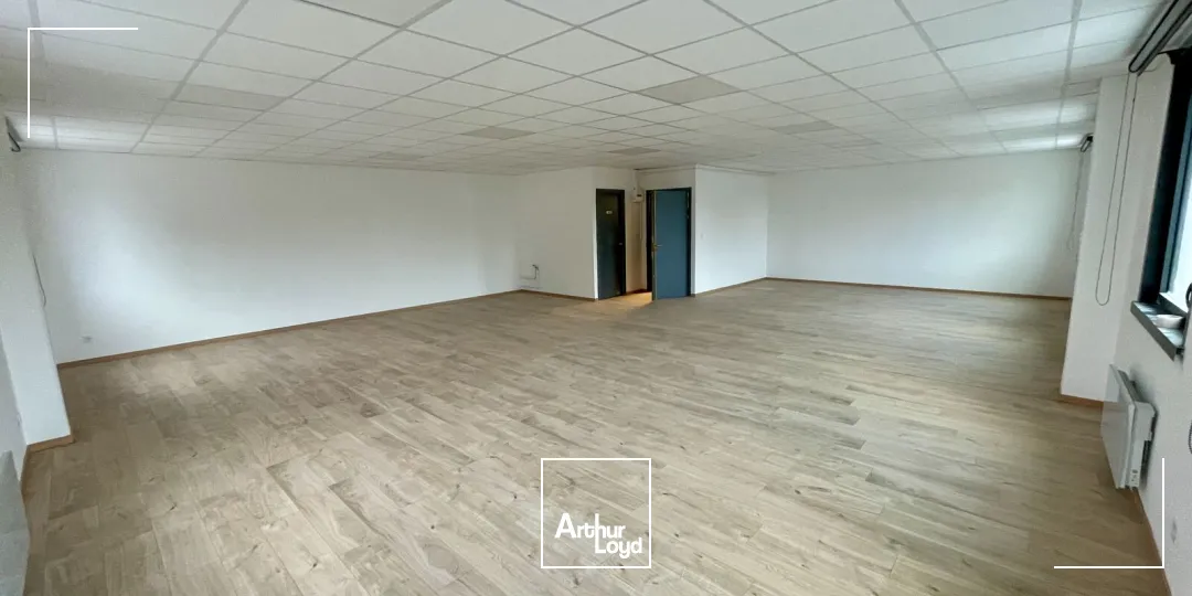Bureaux à louer rénovés à la Pilaterie - 96 m² lumineux près du métro à Wasquehal / Villeneuve d'Ascq