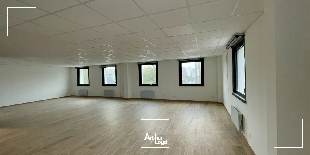 Bureaux à louer rénovés à la Pilaterie - 96 m² lumineux près du métro à Wasquehal / Villeneuve d'Ascq