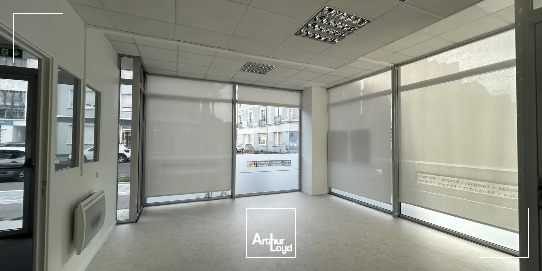 BUREAUX - A LOUER - A VENDRE - 196 M2 - SAINT NAZAIRE - CENTRE VILLE 