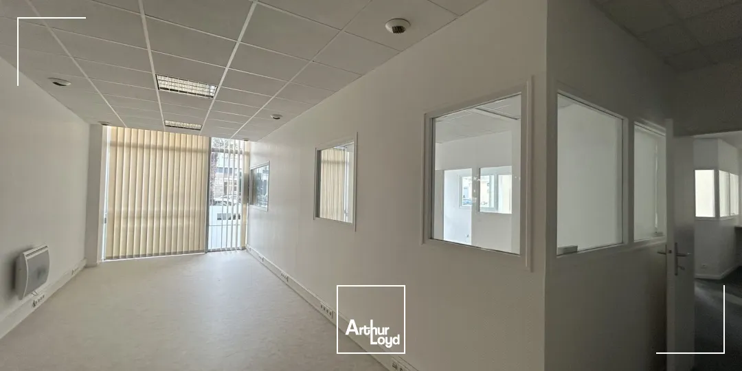 BUREAUX - A LOUER - A VENDRE - 196 M2 - SAINT NAZAIRE - CENTRE VILLE 