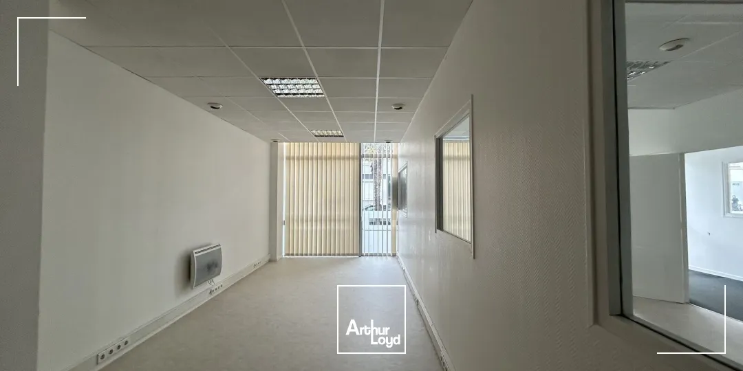 BUREAUX - A LOUER - A VENDRE - 196 M2 - SAINT NAZAIRE - CENTRE VILLE 