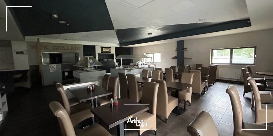 Bâtiment commercial de 500 m² à louer à Saint-Herblain. Proche Atlantis- Nantes 