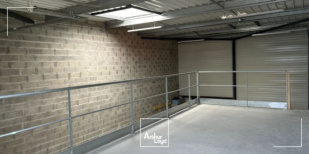 STOCKAGE - ATELIER - 178 M2 - BUREAUX - ST NAZAIRE - A LOUER - ZONE DE BRAIS