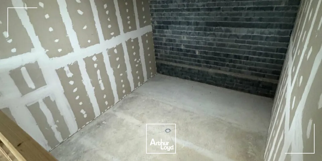 Proche BIARRITZ, A LOUER, 2 Locaux neufs sur zone d'activités de 150 à 200 m2