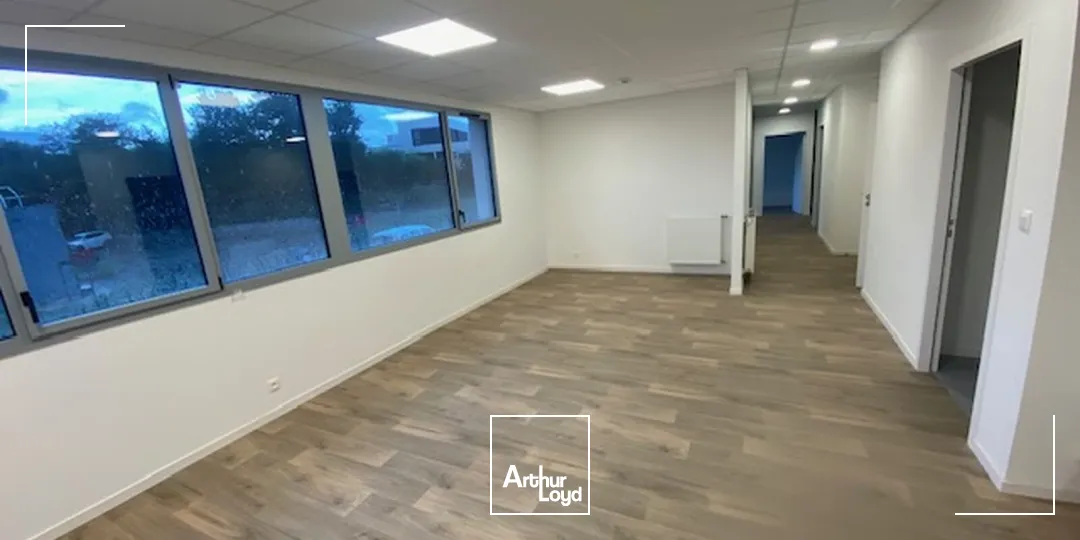 A VENDRE / A LOUER - PLATEAU DE BUREAUX 157 M² - LE RELECQ KERHUON