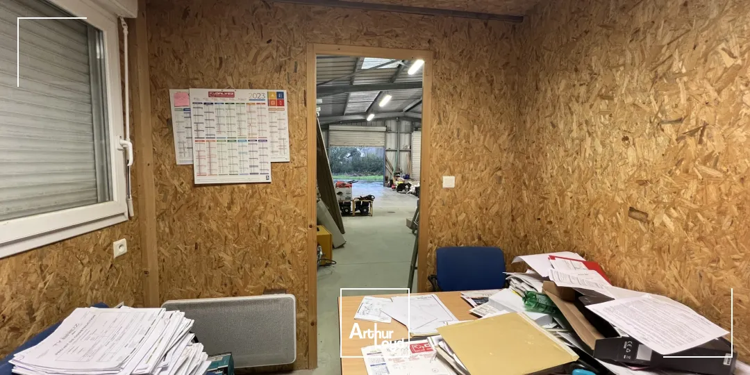 À Louer : Local d'Activité Moderne et Fonctionnel à Baud