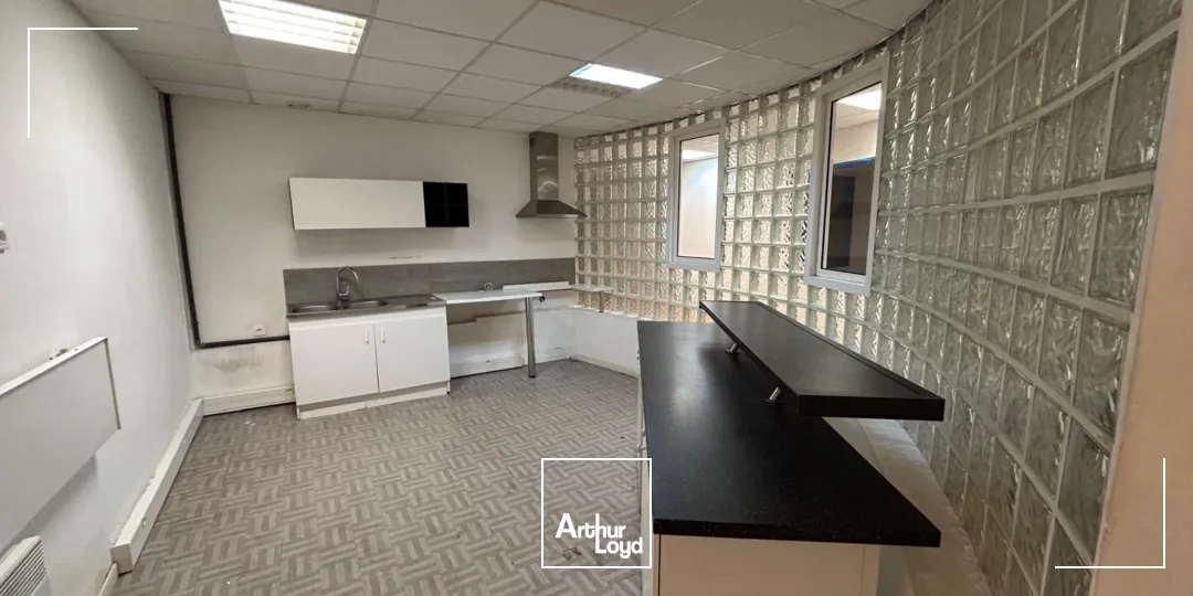 Locaux commerciaux avec belle visibilité à louer - Castellane/Prado - 13008 Marseille