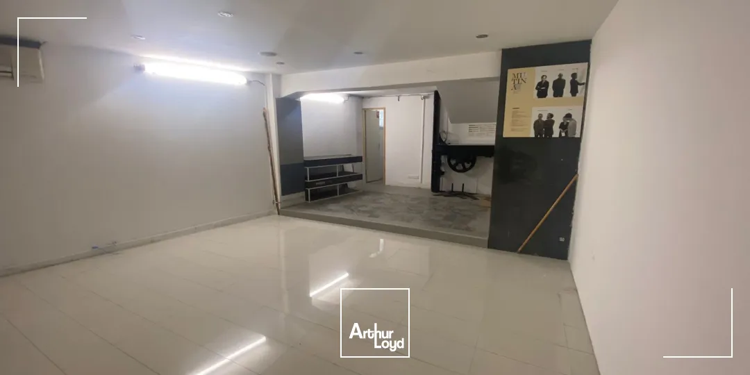 Locaux commerciaux avec belle visibilité à louer - Castellane/Prado - 13008 Marseille