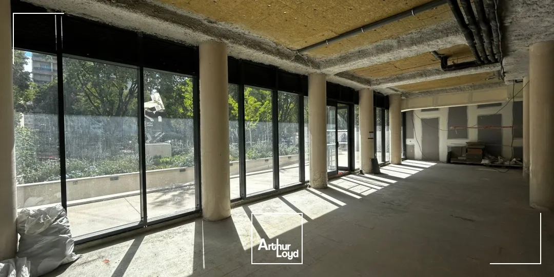 Local commercial neuf à louer - Rond-Point du Prado - 13008 Marseille