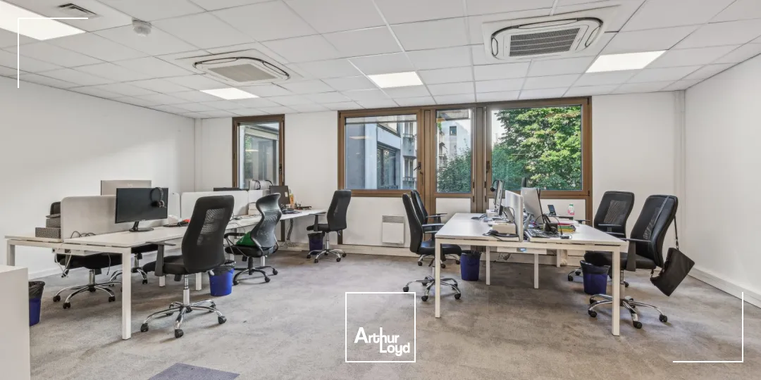 Bureaux rationnels, calmes proches d'un quartier commerçant et animé de Paris (rue de Passy)