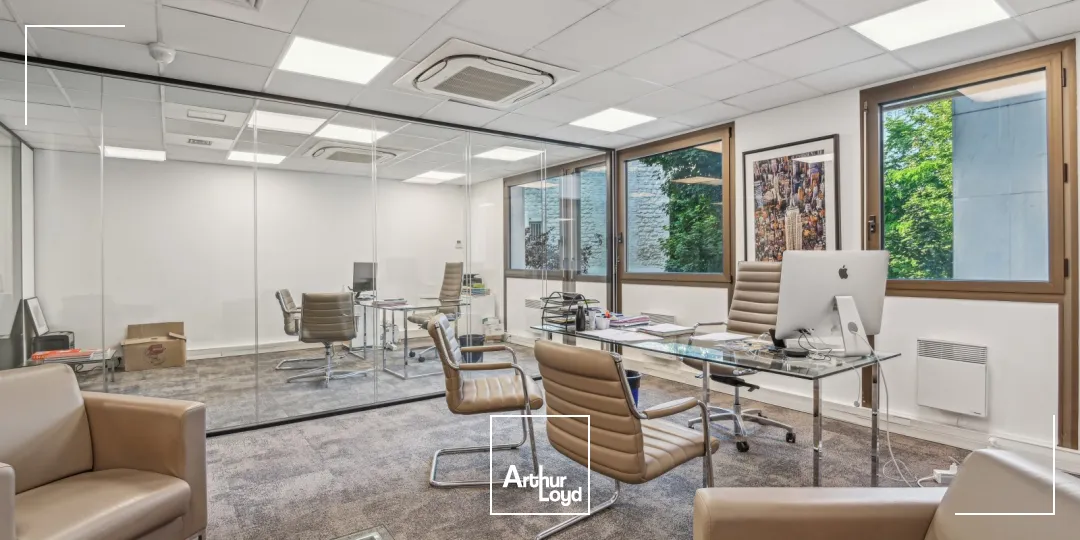 Bureaux rationnels, calmes proches d'un quartier commerçant et animé de Paris (rue de Passy)