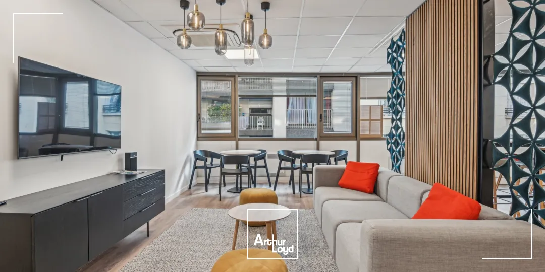 Bureaux rationnels, calmes proches d'un quartier commerçant et animé de Paris (rue de Passy)