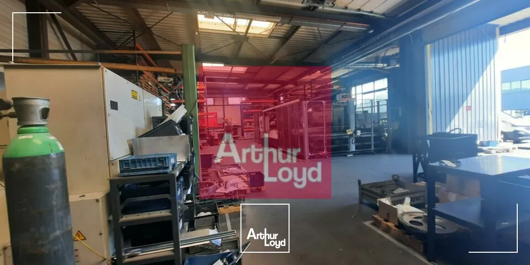 CLERMONT-FERRAND A LOUER LOCAL ACTIVITE 1400 M² - BATIMENT INDEPENDANT