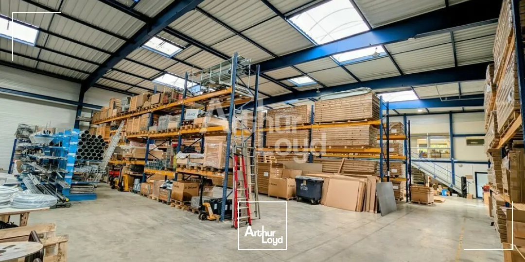 MELESSE - LOCAL D'ACTIVITE A LOUER - 1 150 M²