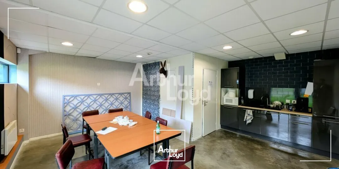 MELESSE - LOCAL D'ACTIVITE A LOUER - 1 150 M²