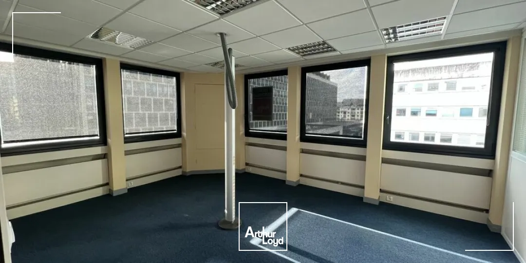 TOURS QUARTIER GARE BUREAUX A VENDRE 656 M² AVEC PARTIE LOUEE