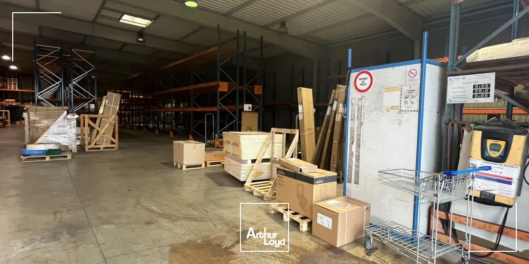 A LOUER LOCAL DE STOKAGE ST NAZAIRE 666M2