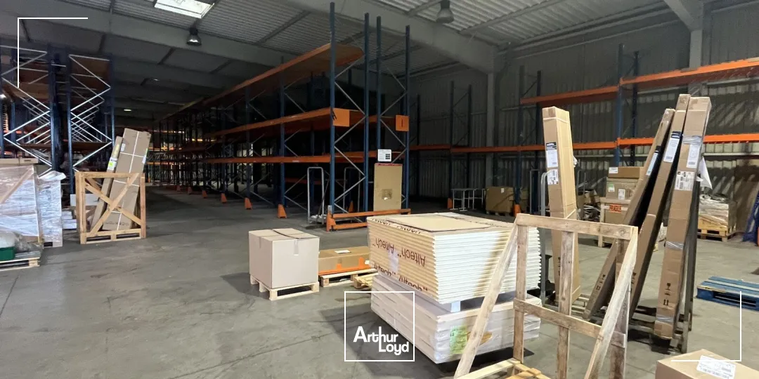 A LOUER LOCAL DE STOKAGE ST NAZAIRE 666M2