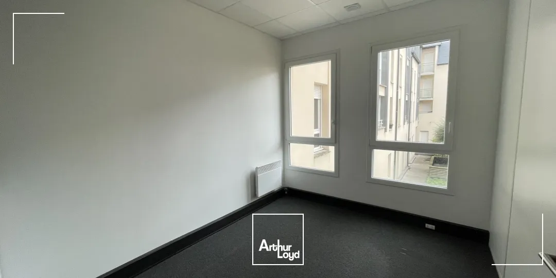 GARE d'ARMENTIERES - Surface commercial / bureaux en RDC de 123 m2 avec un bel effet d'enseigne et une belle vitrine. 