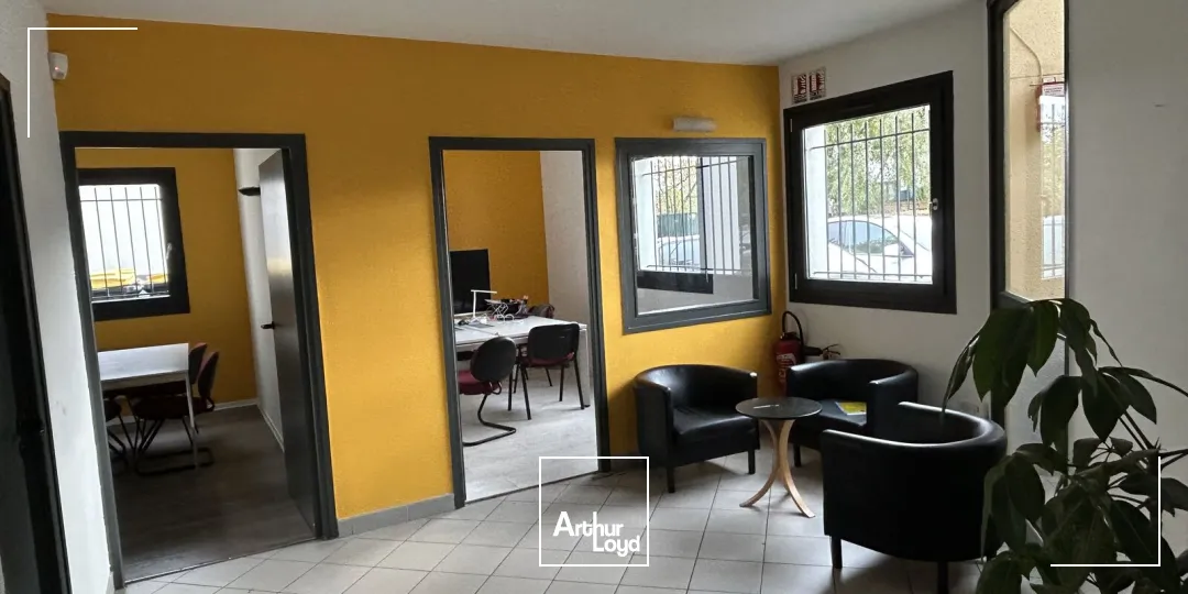 Entrepôt avec bureaux à louer - Proximité immédiate de la Pilaterie.