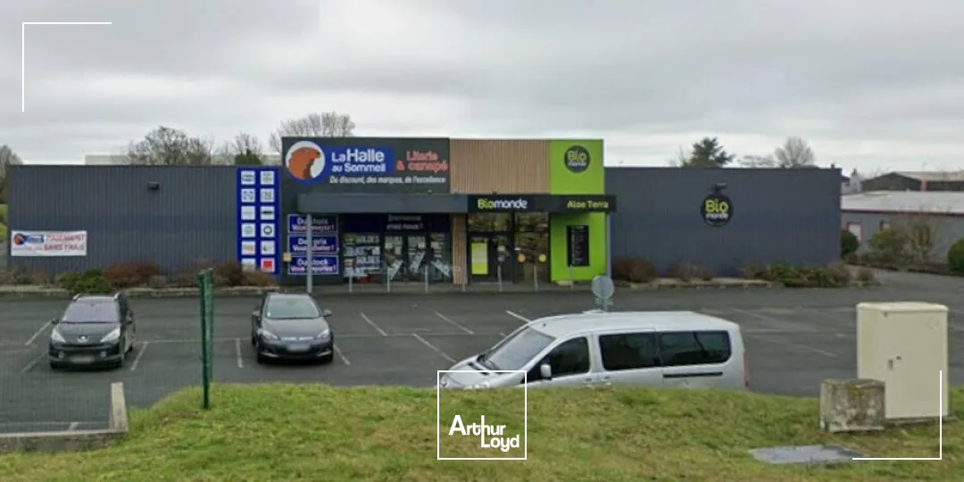 Local commercial Azay Le Brule 1300 m2