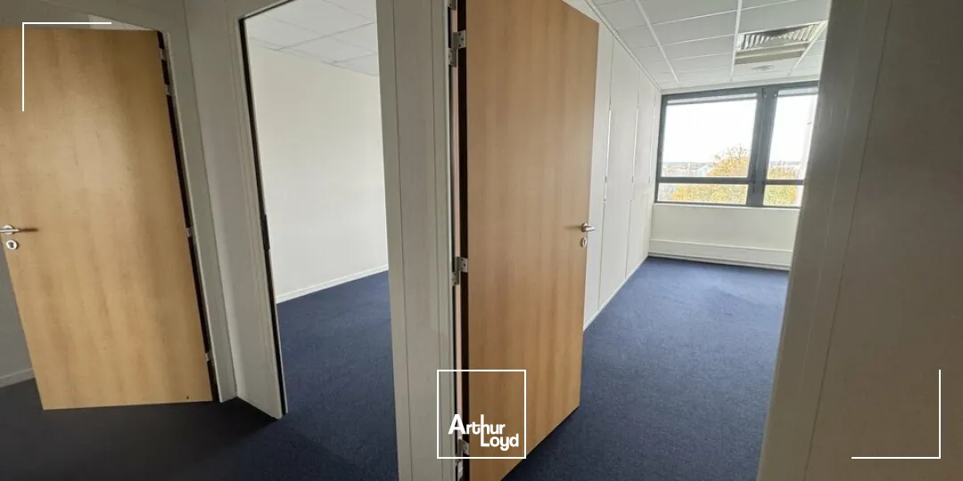TOURS NORD AERONEF D910 ECHANGEUR A10 - A LOUER BUREAUX 467 M² POSSIBILITE PARKIINGS
