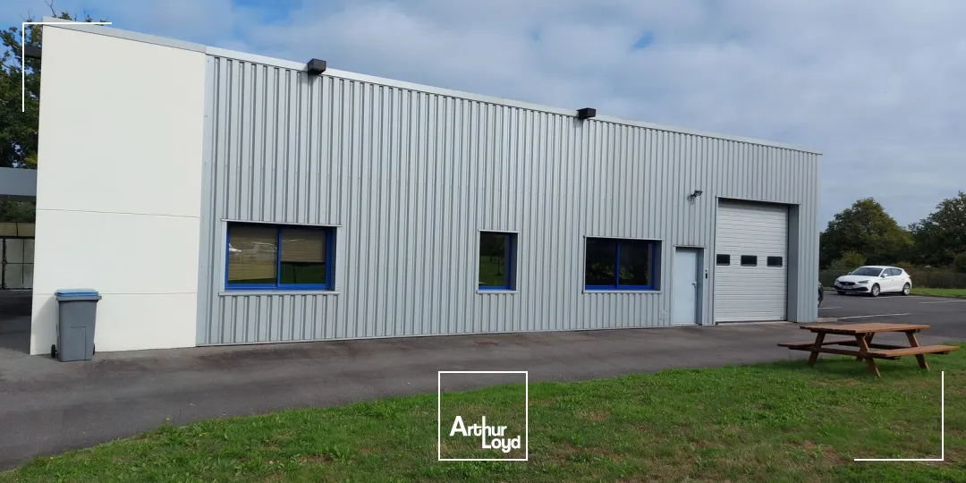 A LOUER LOCATION BUREAUX IMMEUBLE INDEPENDANT TREILLIERES RAGON