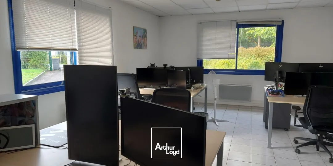 A LOUER LOCATION BUREAUX IMMEUBLE INDEPENDANT TREILLIERES RAGON