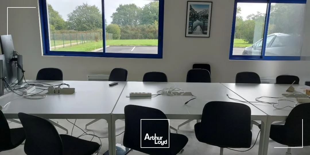 A LOUER LOCATION BUREAUX IMMEUBLE INDEPENDANT TREILLIERES RAGON