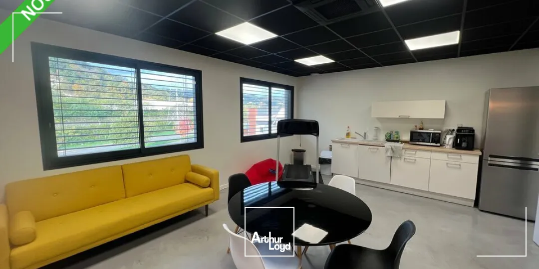 À VENDRE  PLATEAU DE BUREAUX MODERNES 253 m²  GUILHERAND-GRANGES (07)