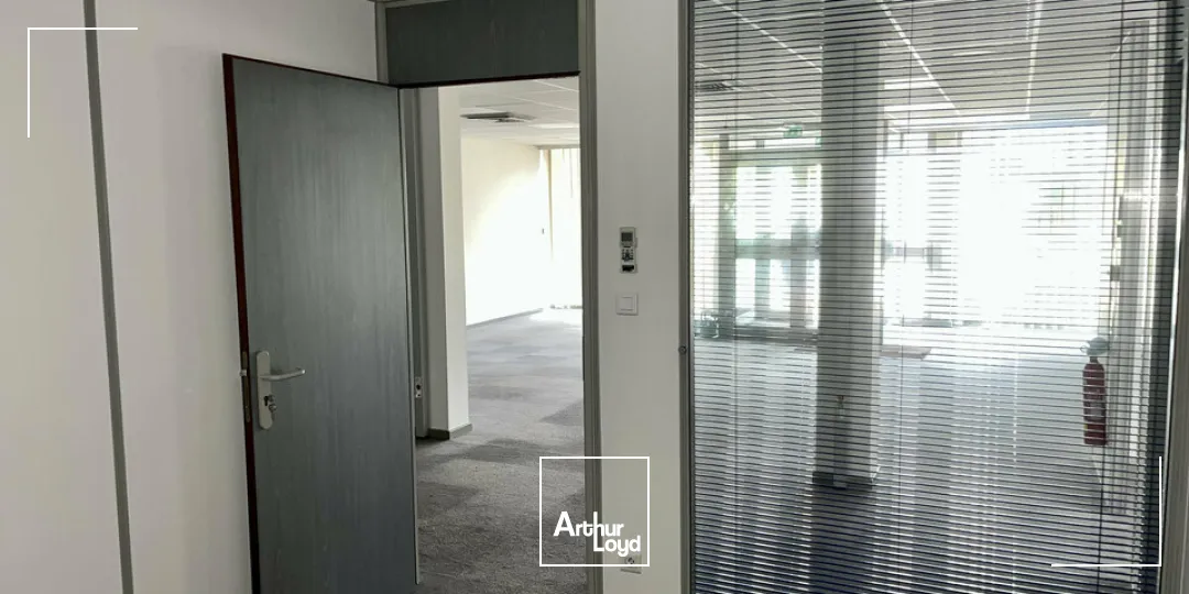 DIJON - AXE DRAPEAU / REPUBLIQUE - A LOUER