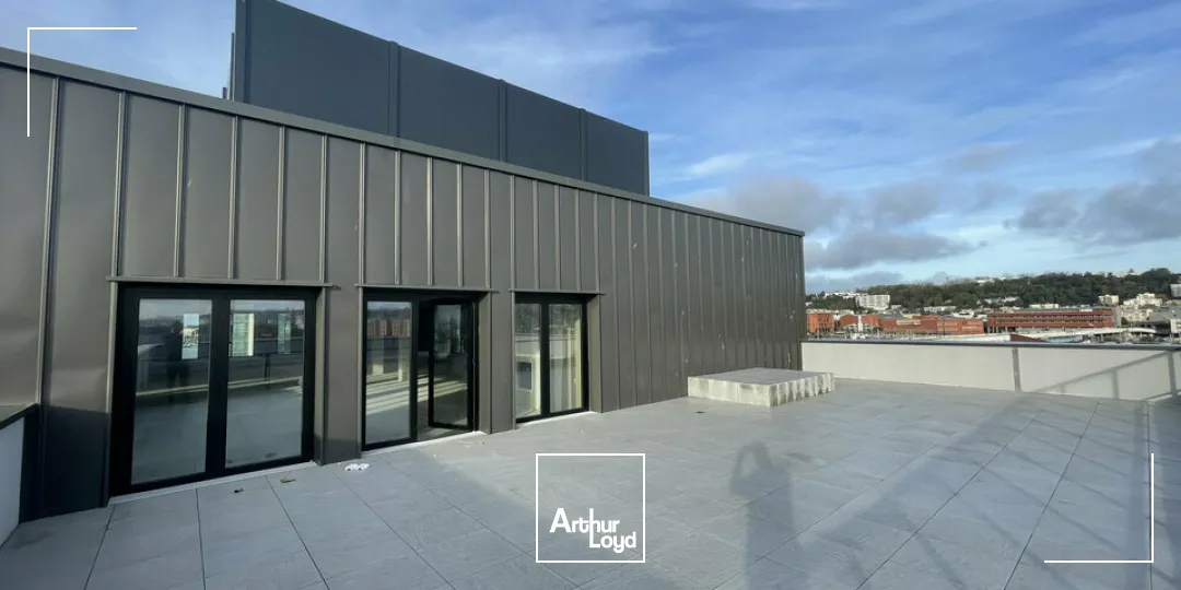 À VENDRE - LE HAVRE / ENTRÉE DE VILLE - BUREAUX - 514 m² - TERRASSE 100 m² 